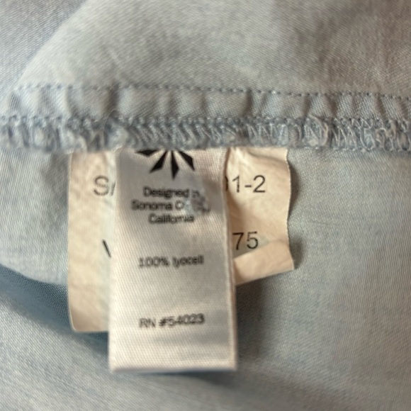 Athleta Stellar Shirt Dress Light Blue Indigo Chambray Size M Button Up 594664 - Picture 7 of 9